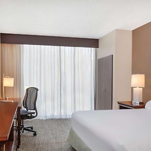 1 King Bed Deluxe Room Non-Smoking